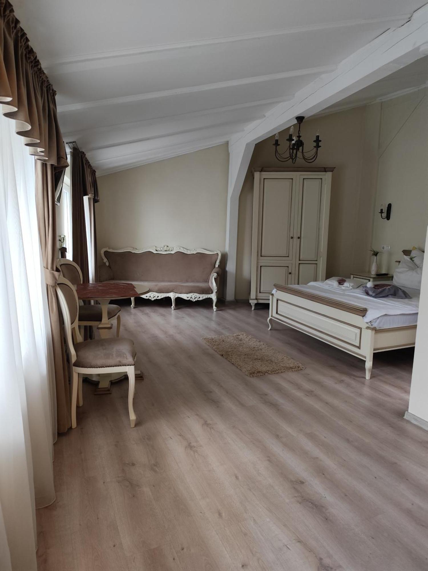 Oldtownvilla Studio Central Сибиу Экстерьер фото
